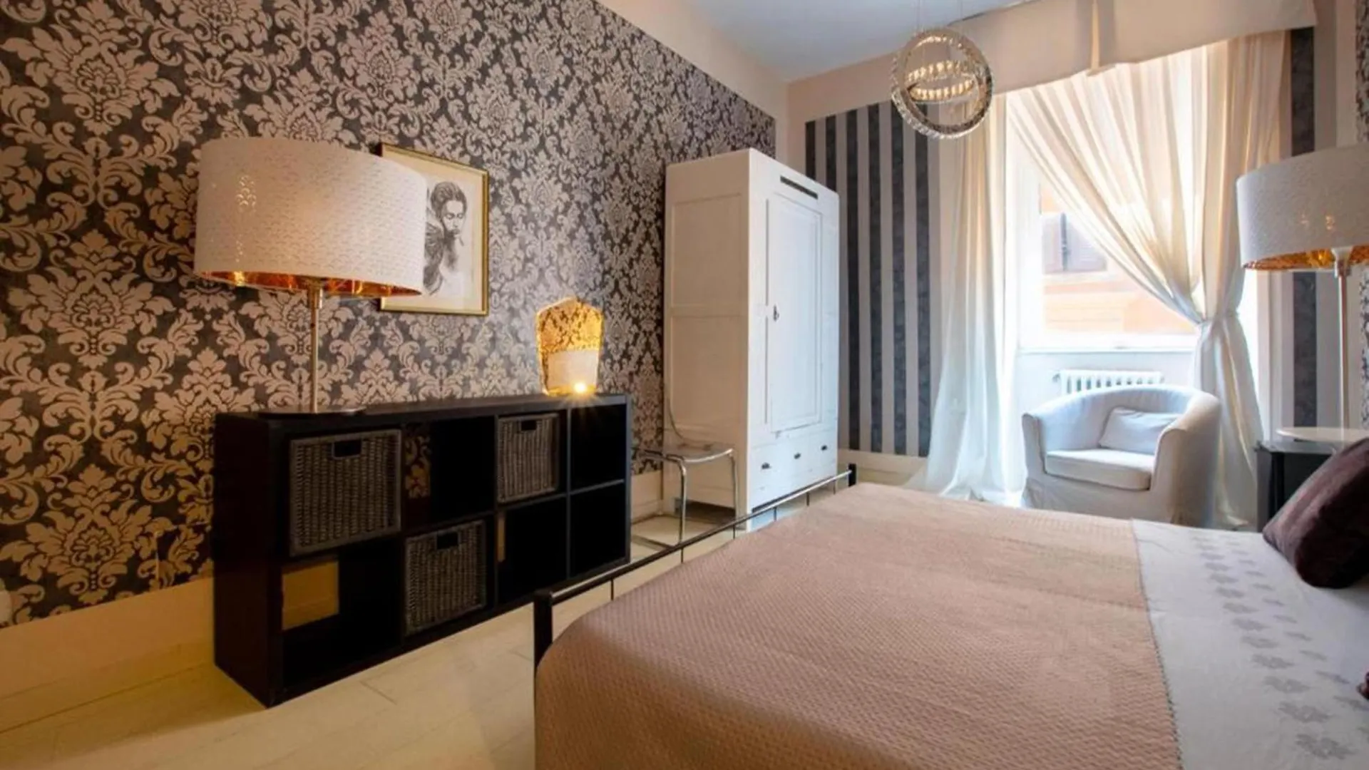 Smart & Luxury Apartment Colosseo Rome 0*,  Italy